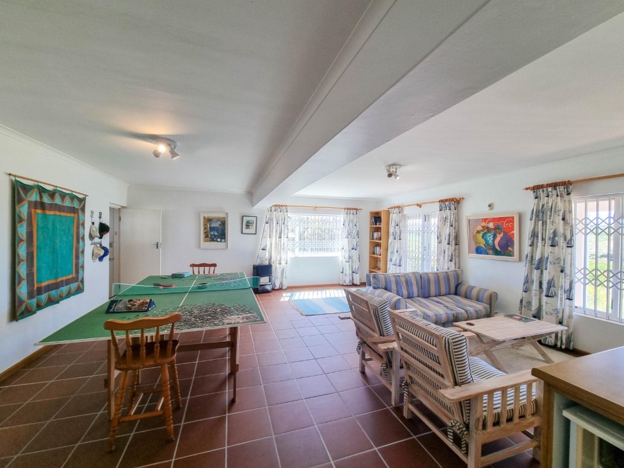 4 Bedroom Property for Sale in Sandbaai Western Cape